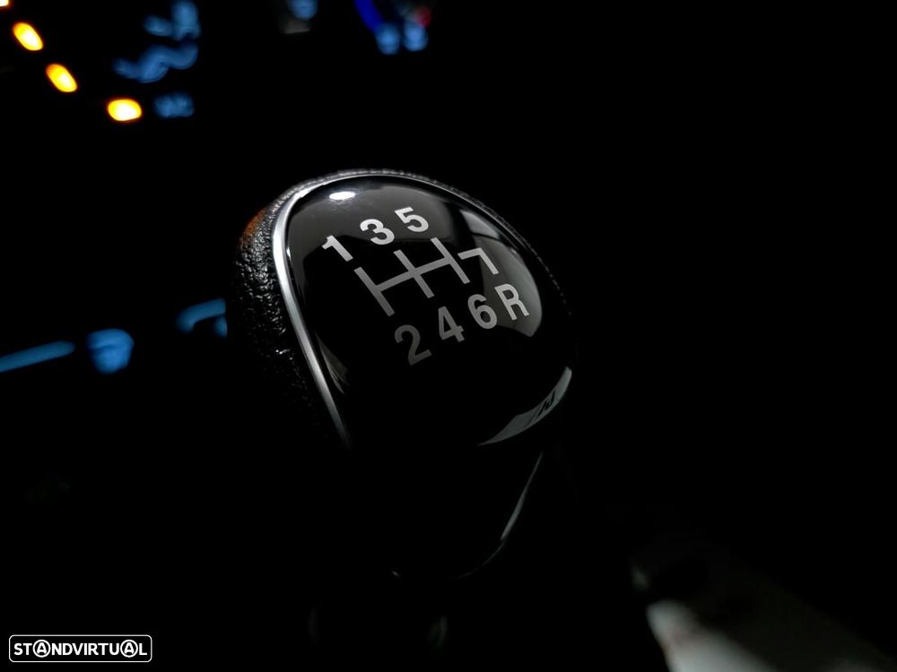 Ford Transit COURIER VAN - 13