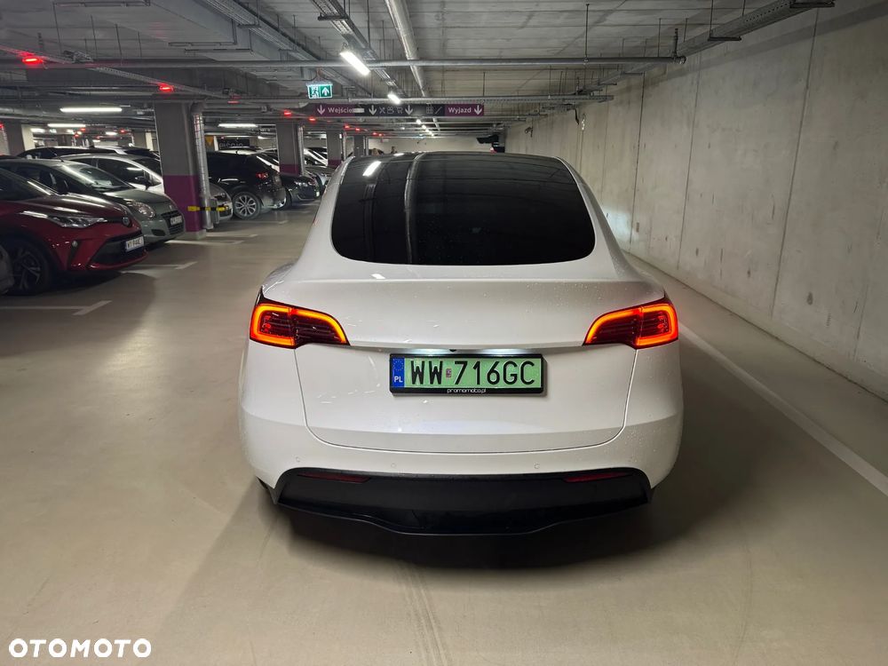 Tesla Y Long Range AWD - 4