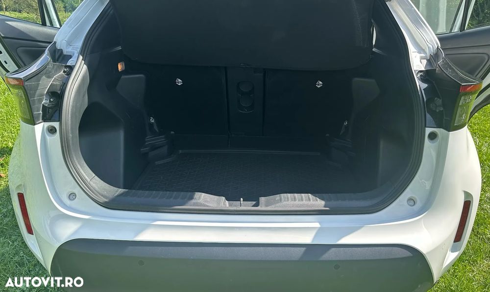 Toyota Yaris Cross 1.5 VVT-i HSD 116 4x2 HEV Dynamic - 9