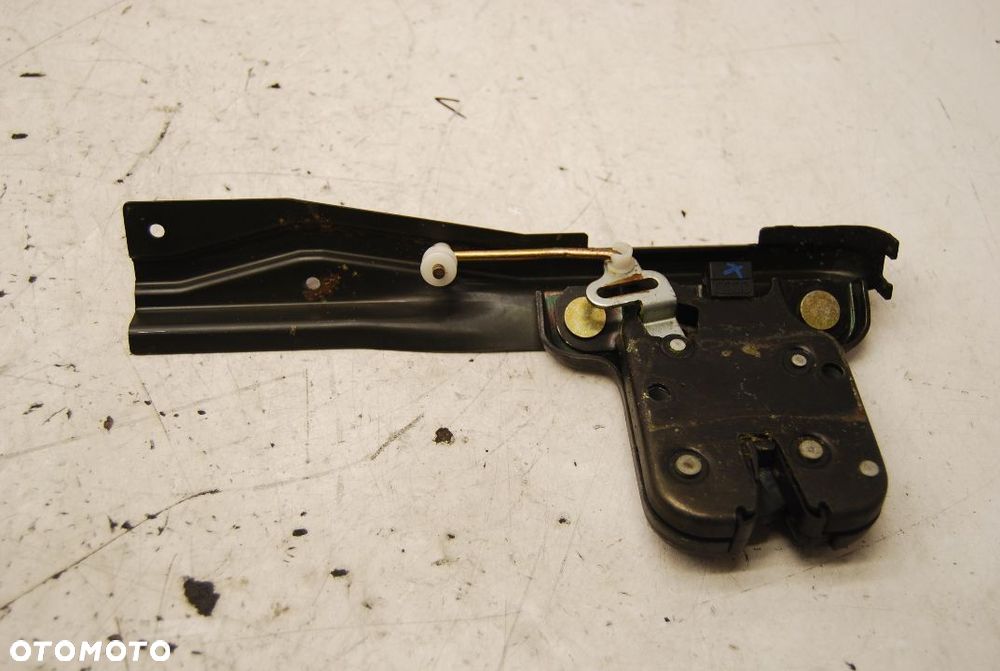 ZAMEK KLAPY BAGAŻNIKA TYŁ 8N0827505C AUDI TT - 3