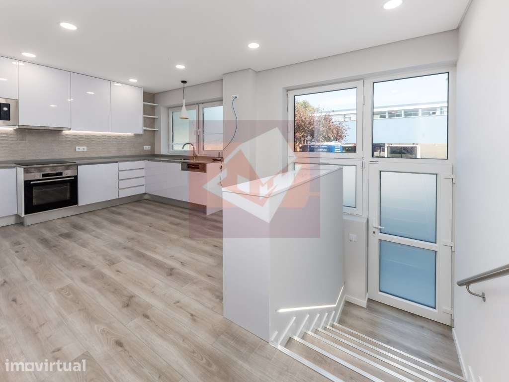 Apartamento T1+1 em Casal de Cambra - Grande imagem: 3/23