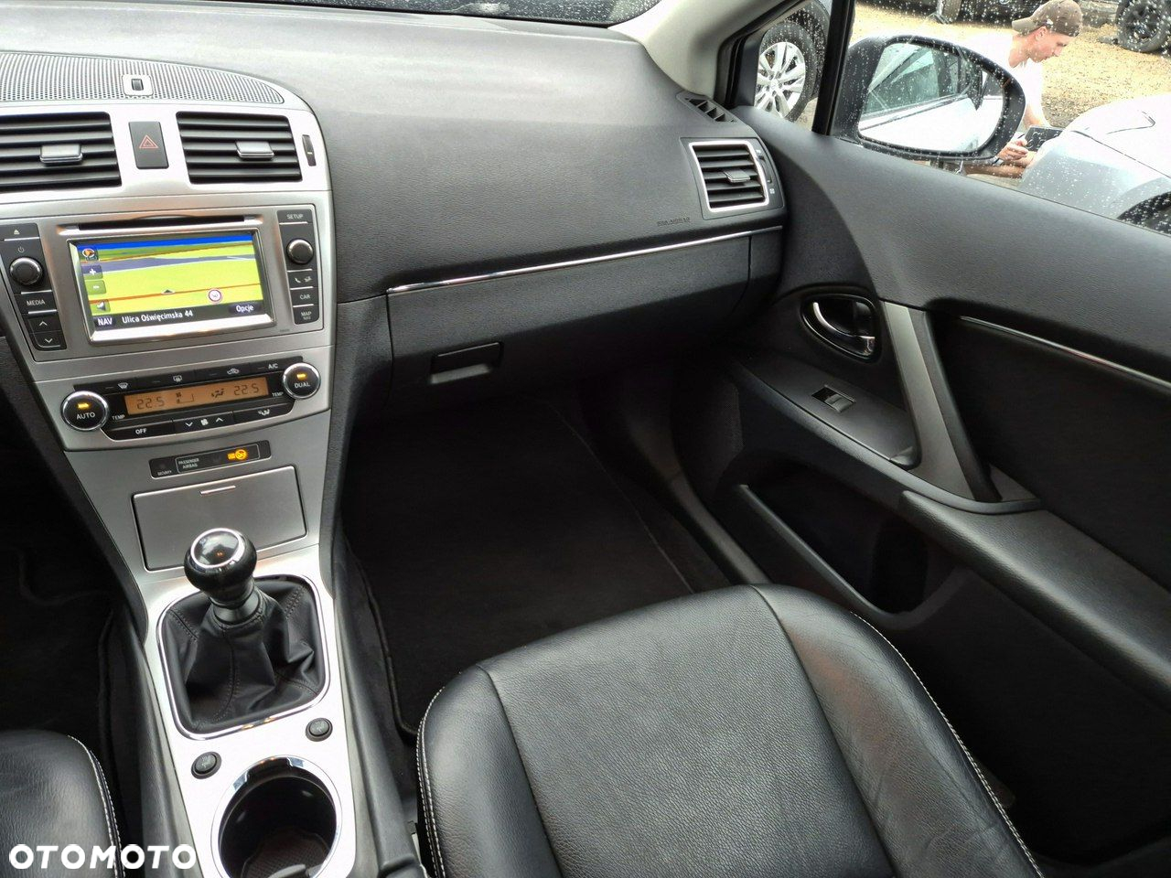 Toyota Avensis - 24