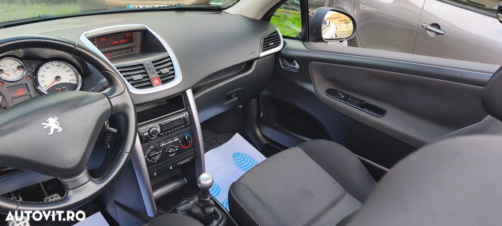 Peugeot 207 - 14