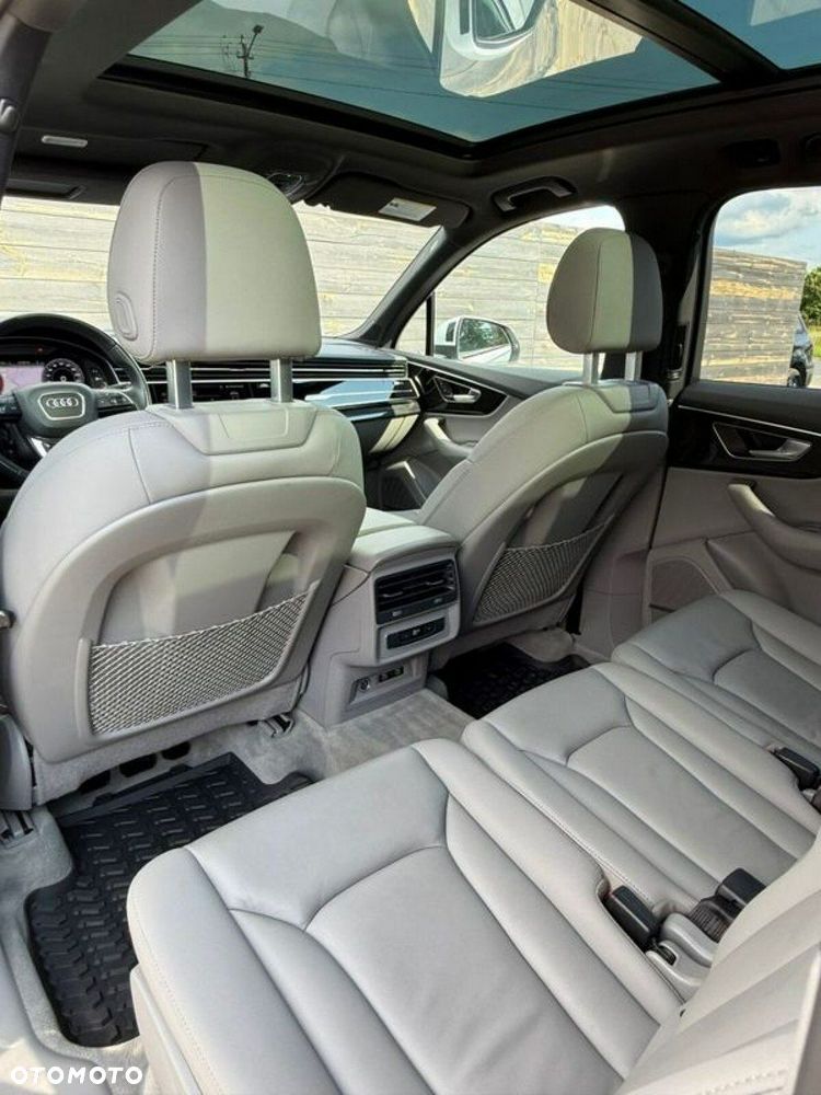 Audi Q7 - 40