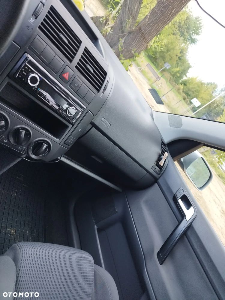Volkswagen Polo 1.4 16V Trendline - 25