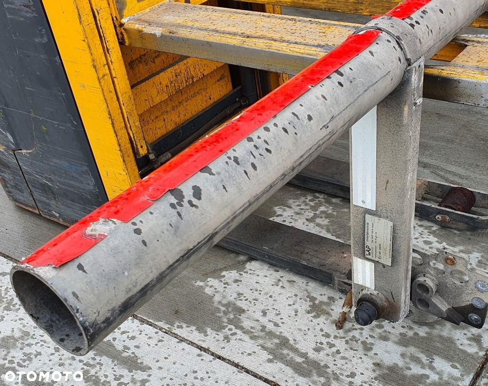 BELKA WSPORNIK TYŁ ZAKOŃCZENIE RAMY MERCEDES ACTROS MP4 - 4