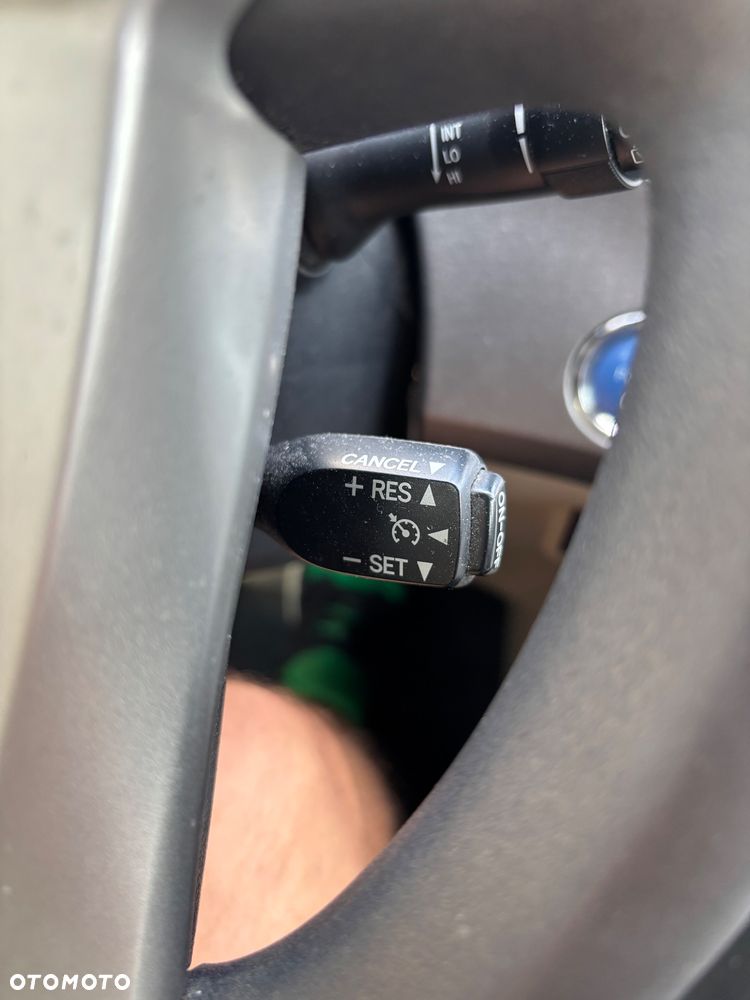 Toyota Prius 1.8 Hybrid Premium - 23
