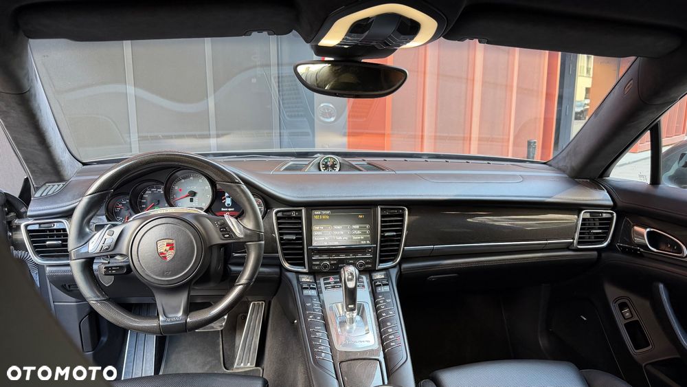 Porsche Panamera - 12