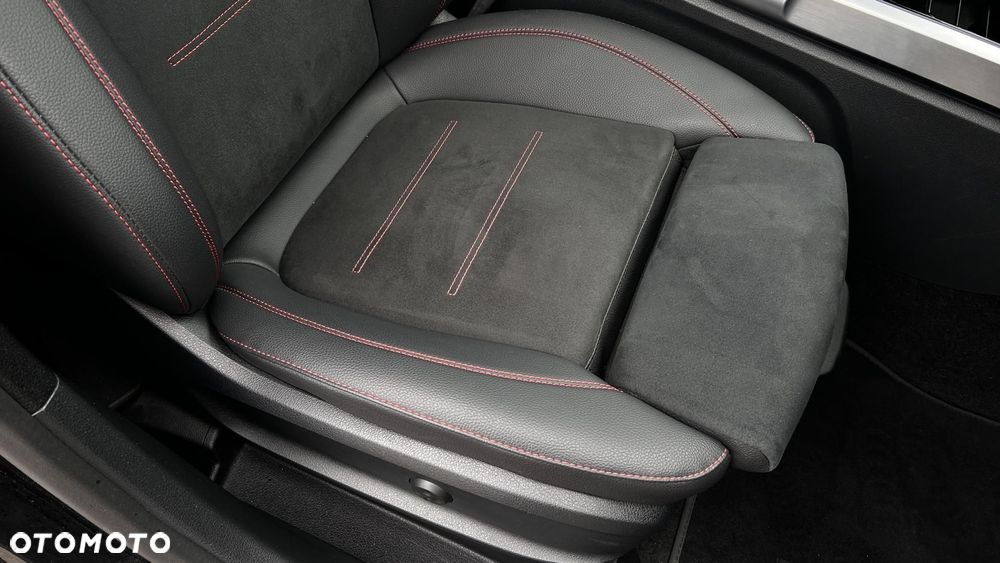 Mercedes-Benz GLB - 25