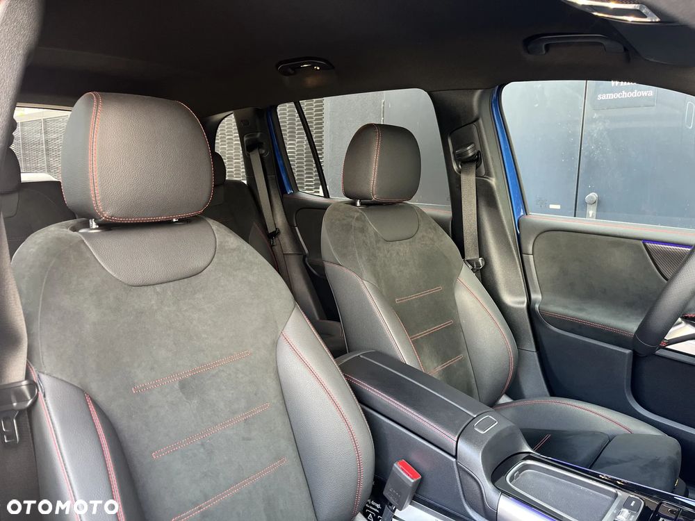 Mercedes-Benz GLB - 13