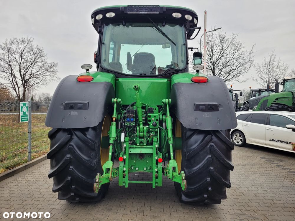 John Deere 7210R - 7
