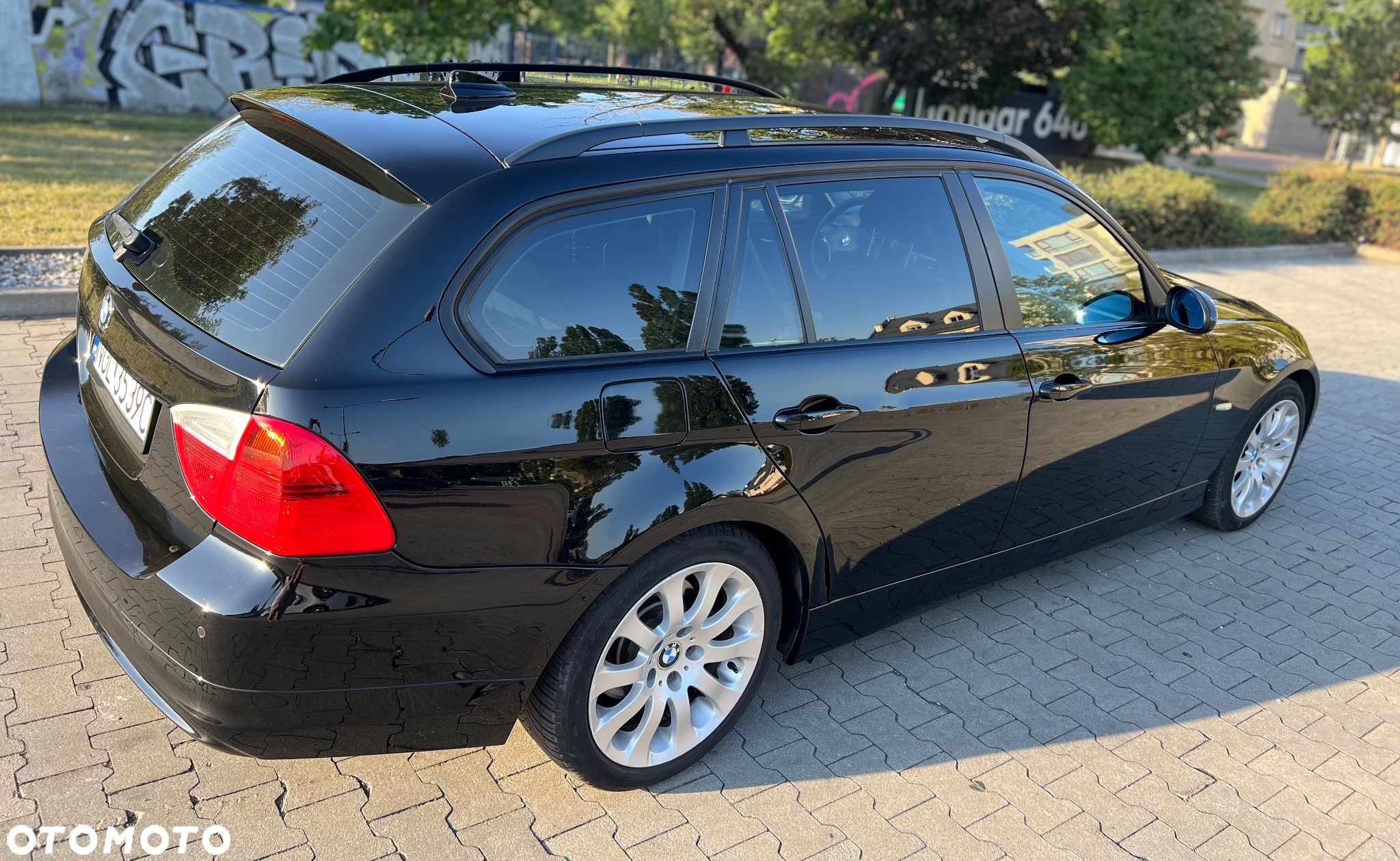 BMW Seria 3 320d DPF Touring - 11