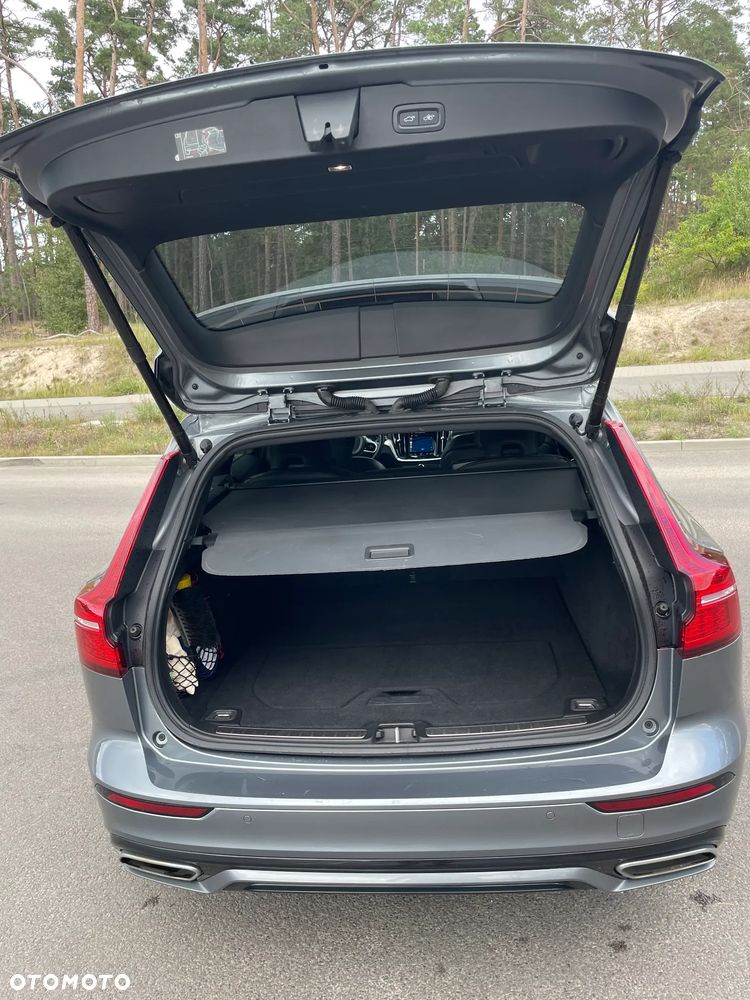 Volvo V60 B4 B R-Design - 8