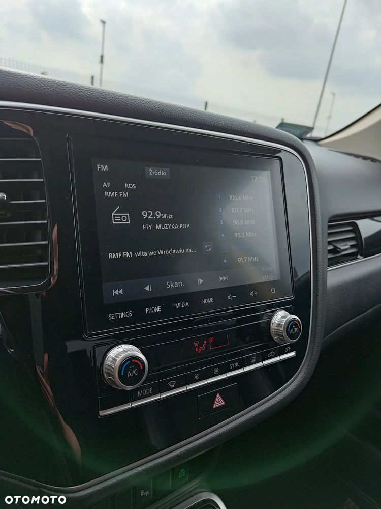 Mitsubishi Outlander - 14