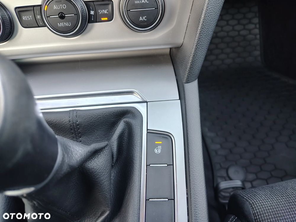 Volkswagen Passat 2.0 TDI (BlueMotion Technology) Comfortline - 18