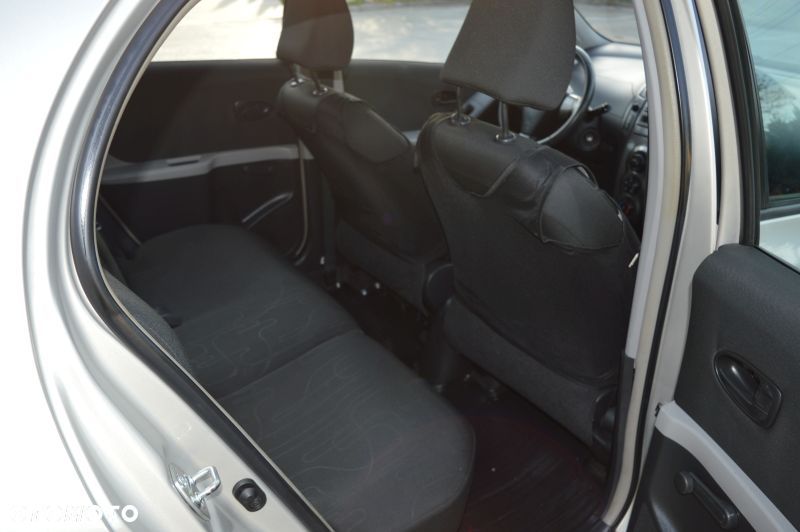 Toyota Yaris - 17