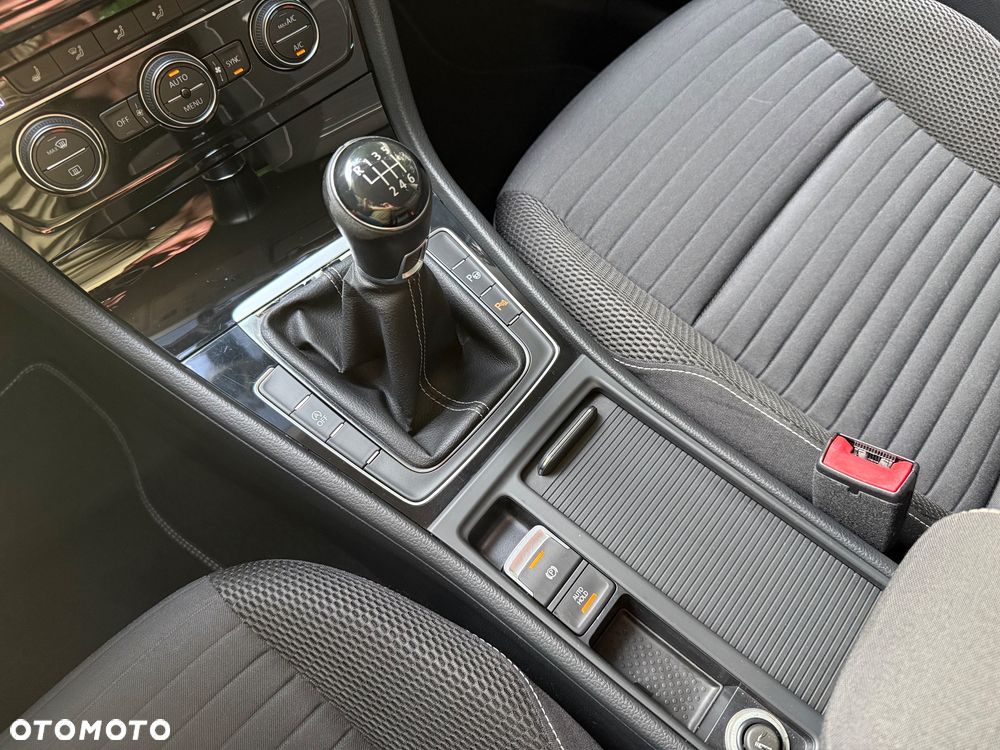 Volkswagen Golf 2.0 BlueTDI Cup - 23