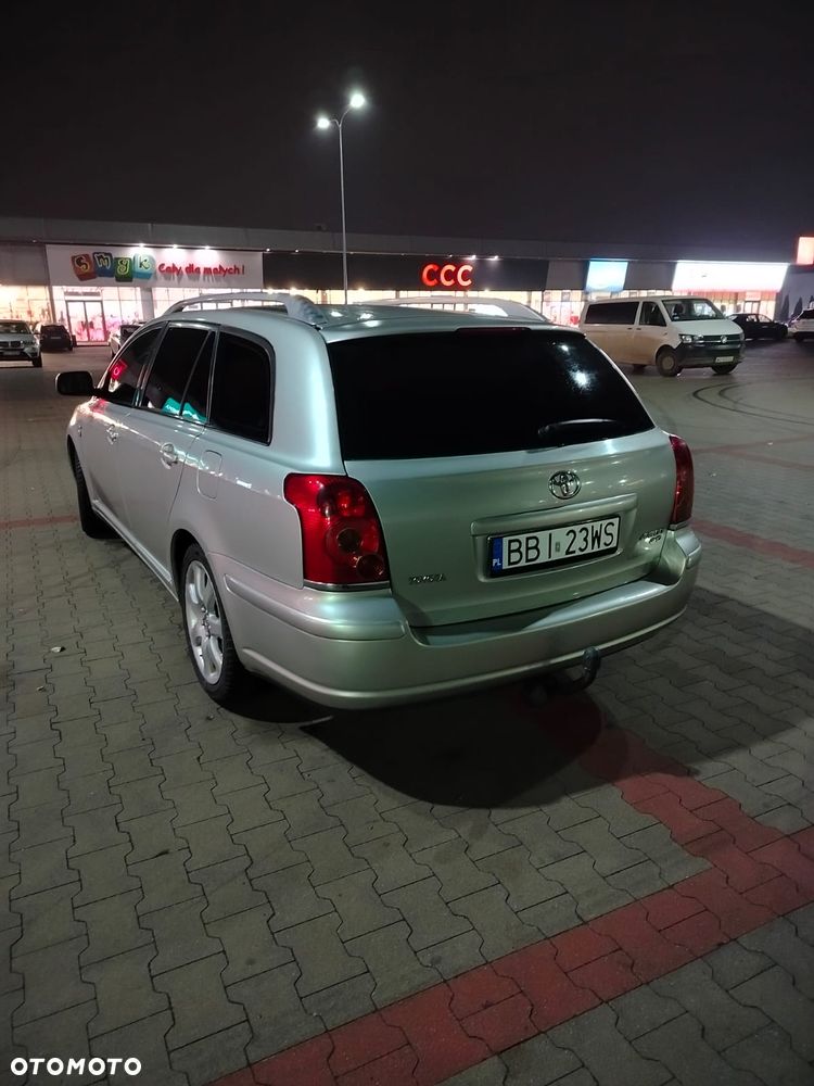 Toyota Avensis 2.0 D-4D Combi - 3