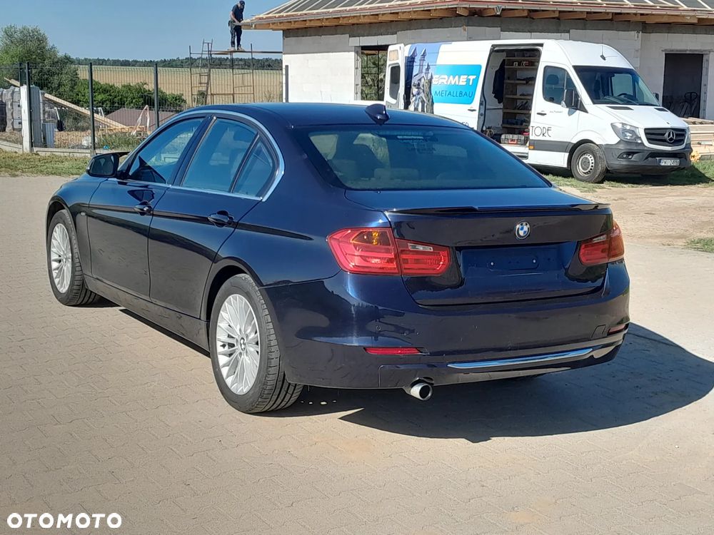 BMW Seria 3 320d Luxury Line - 4