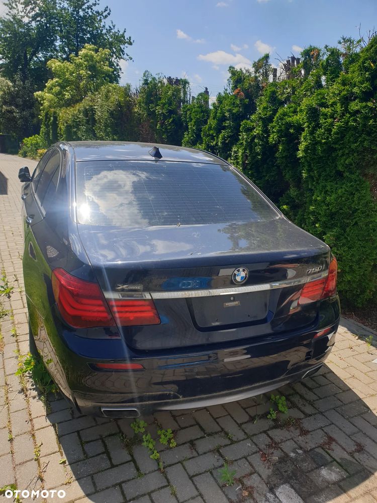 BMW Seria 7 750i Edition Exclusive - 4