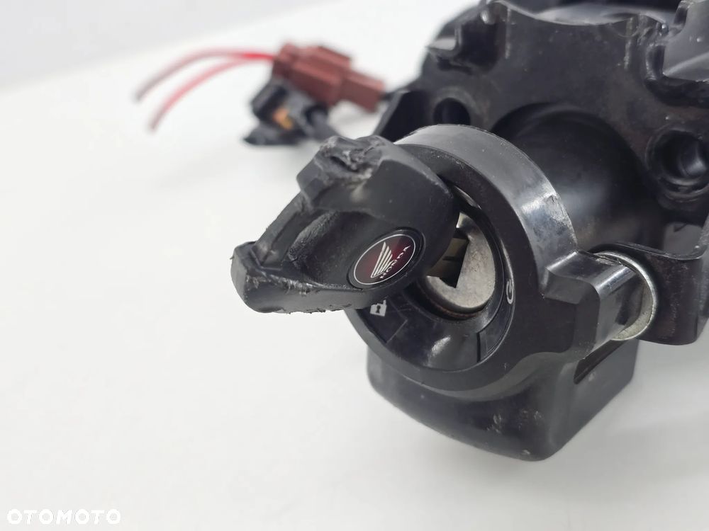 ZESTAW STARTOWY STACYJKA KLUCZYK  MODUL WLEW ZAMEK  HONDA CB 1000R  SC80 - 14