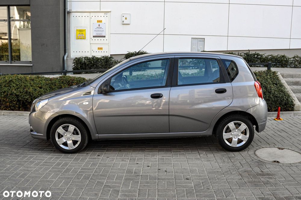 Chevrolet Aveo 2011 photo 2