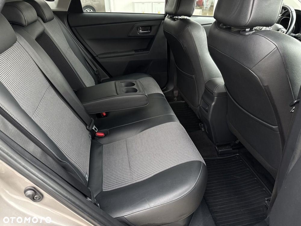 Toyota Auris - 8