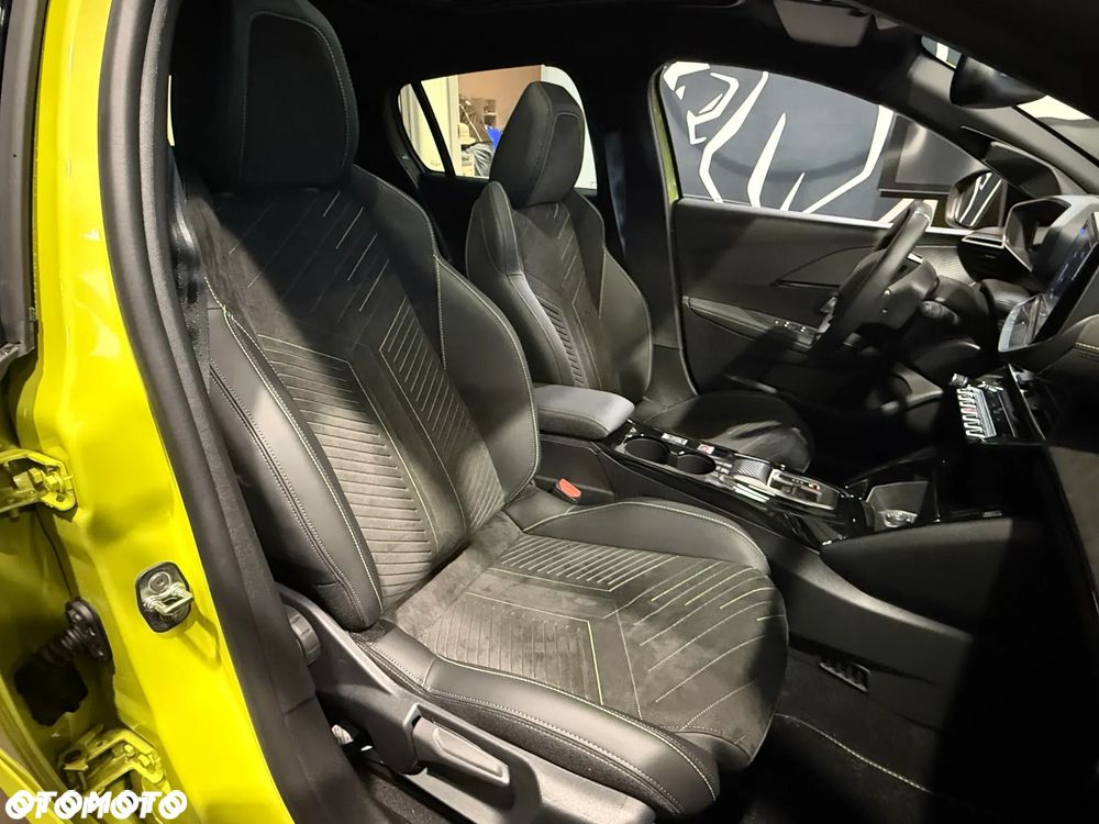 Peugeot 208 1.2 mHEV GT - 11