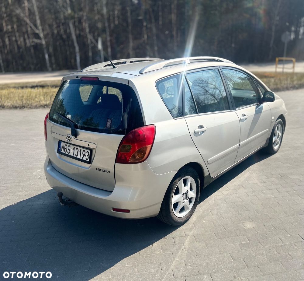 Toyota Corolla Verso 2.0 D-4D - 5
