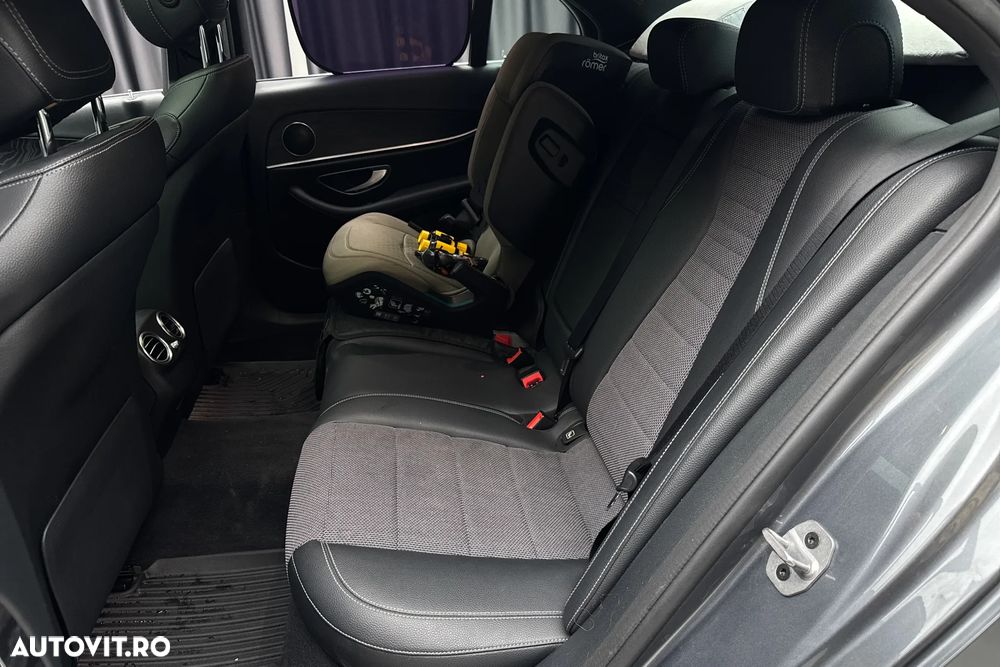 Mercedes-Benz E 200 4MATIC Aut. - 24