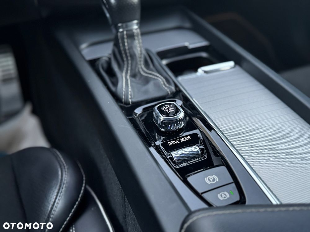 Volvo XC 60 D4 Geartronic RDesign - 38