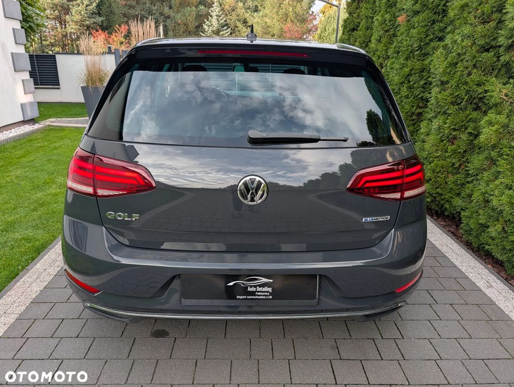 Volkswagen Golf - 18