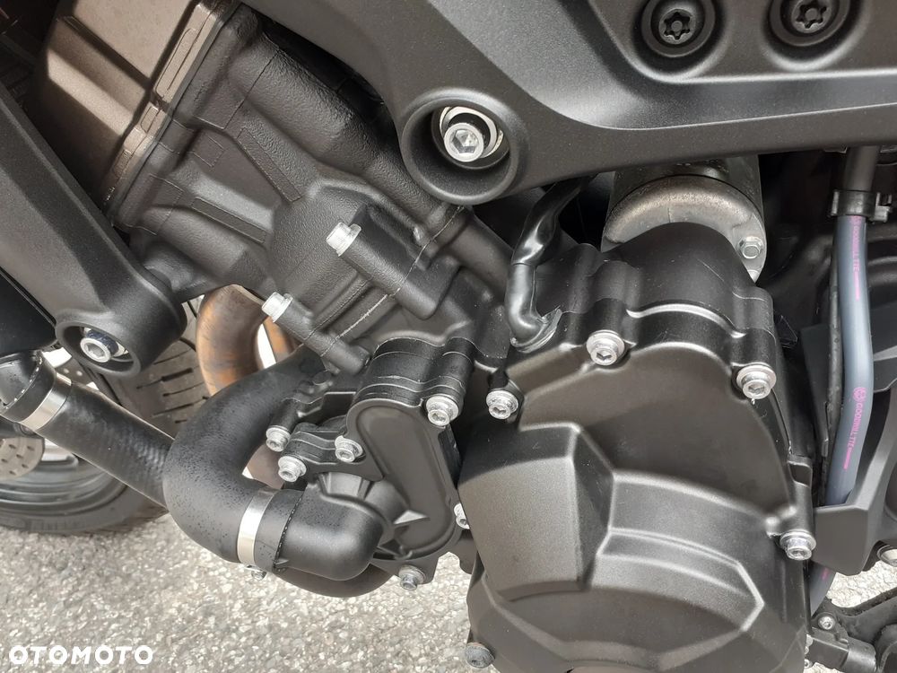 Yamaha MT - 17
