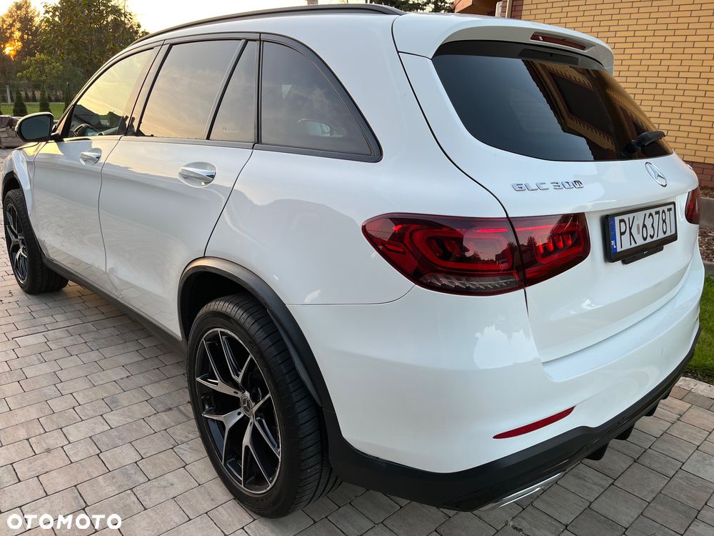 Mercedes-Benz GLC 300 4Matic 9G-TRONIC AMG Line - 15