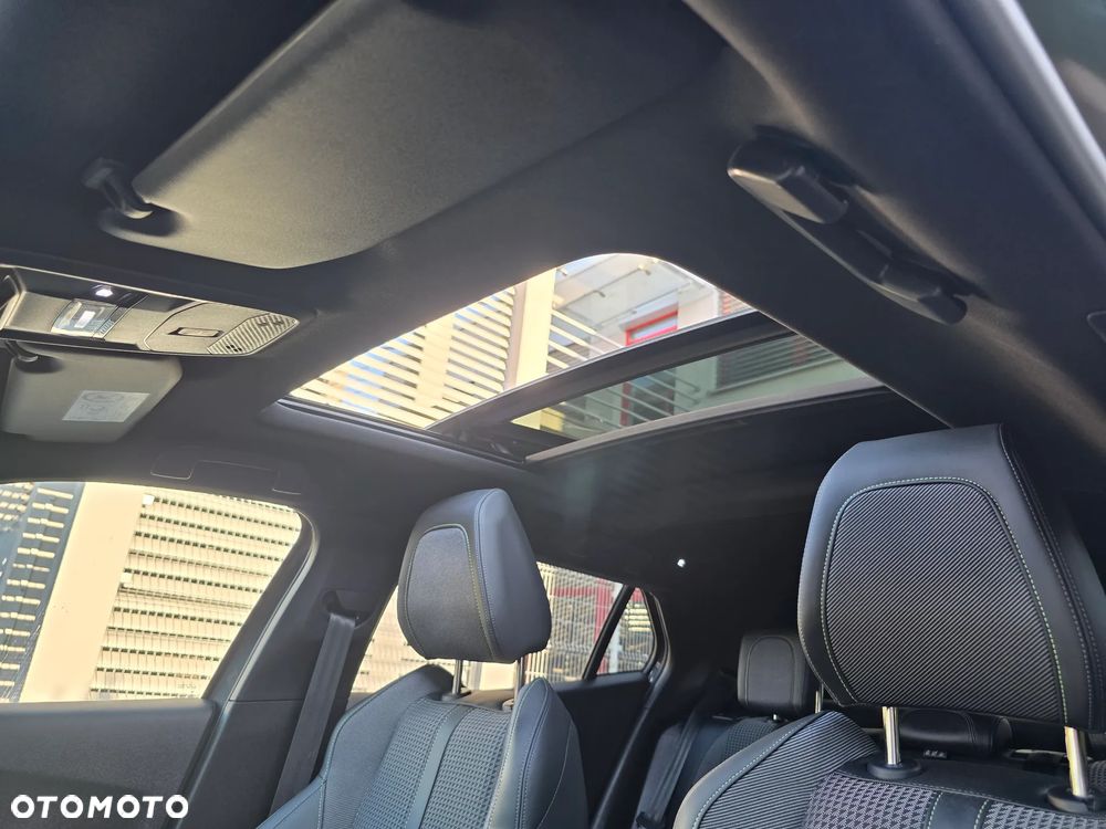 Peugeot 2008 PureTech 130 EAT8 GT - 11