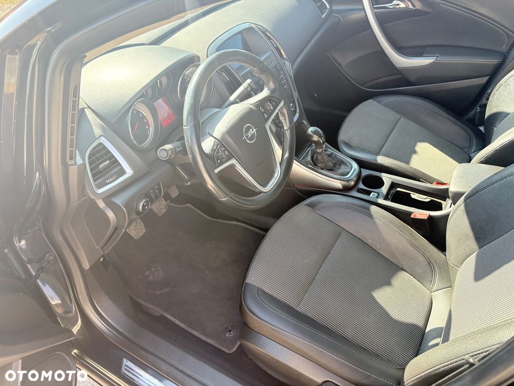 Opel Astra 1.4 T Cosmo - 9