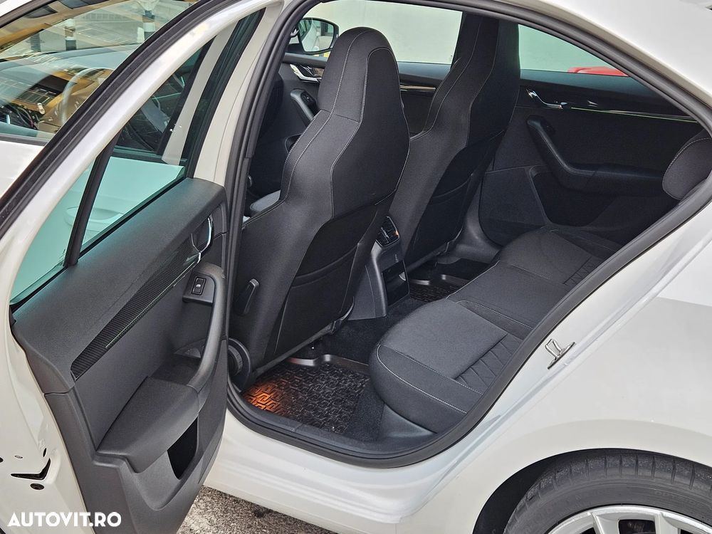 Skoda Octavia 2.0 TDI 4x4 DSG RS - 7