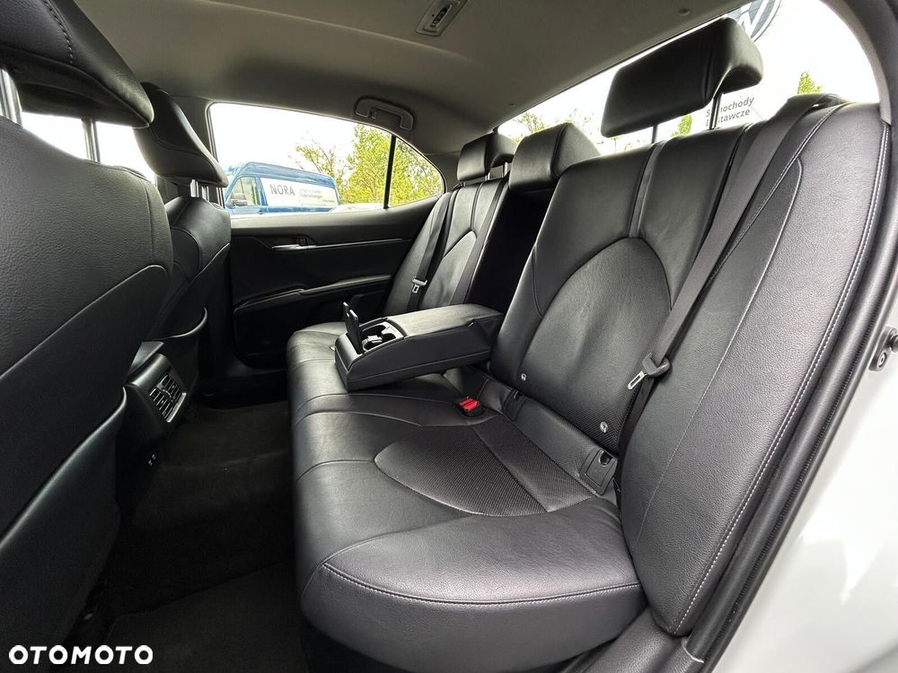 Toyota Camry 2.5 Hybrid Comfort CVT - 18