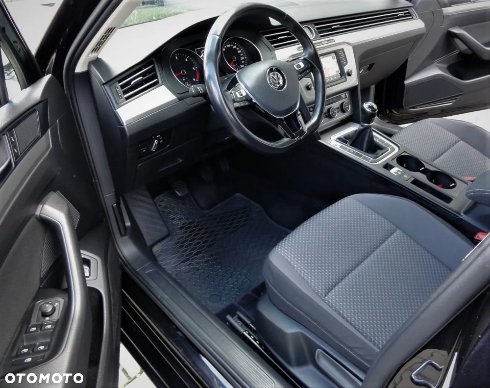 Volkswagen Passat Variant 2.0 TDI SCR Trendline - 11