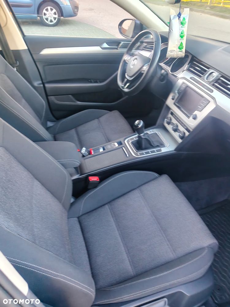 Volkswagen Passat 2.0 TDI (BlueMotion Technology) Comfortline - 11