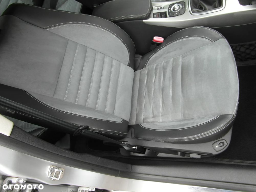 Renault Laguna ENERGY dCi 175 FAP Start & Stop GT - 20