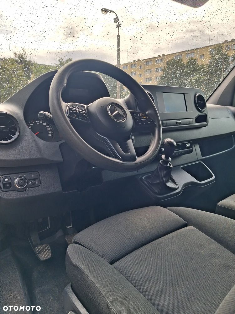 Mercedes-Benz Sprinter - 5
