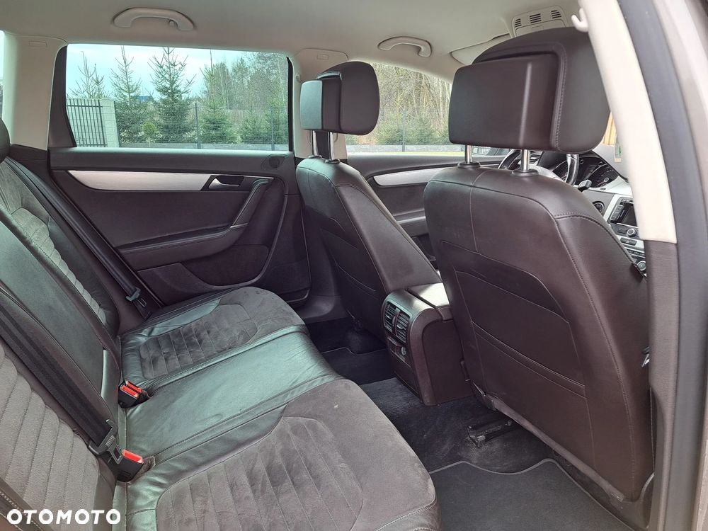 Volkswagen Passat 2.0 TDI DSG BlueMotion Technology Highline - 20