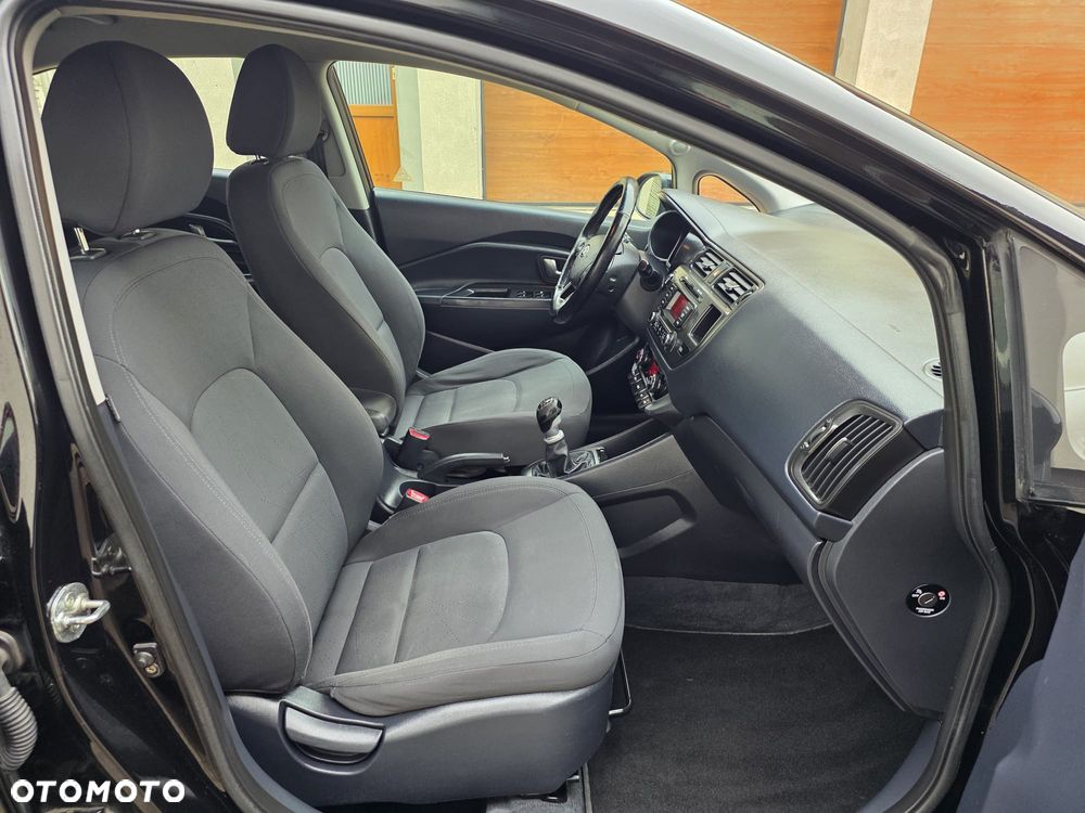 Kia Rio 1.4 Dream Team Edition - 13