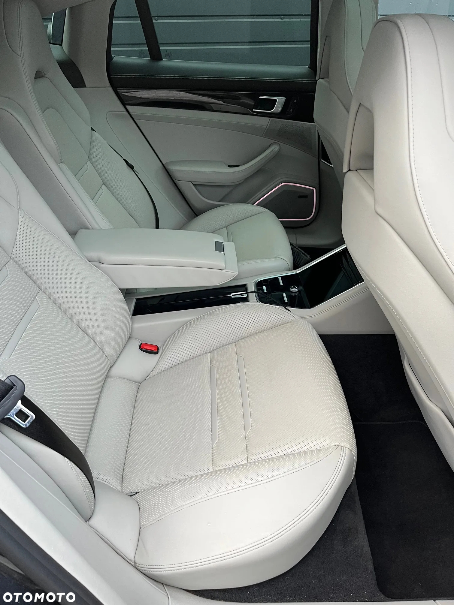 Porsche Panamera - 18