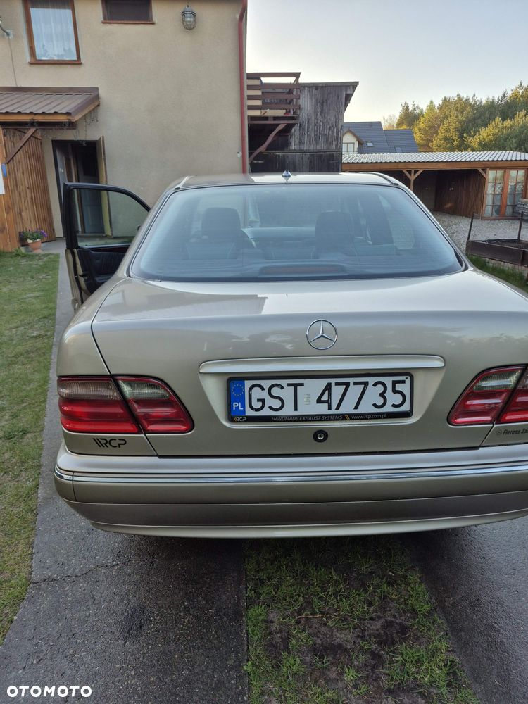 Mercedes-Benz Klasa E - 4