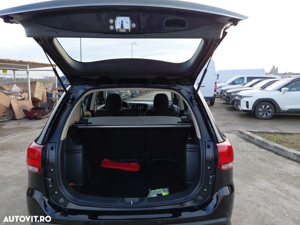 Mitsubishi Outlander 2.2 Litre DI-D AWD Instyle - 16