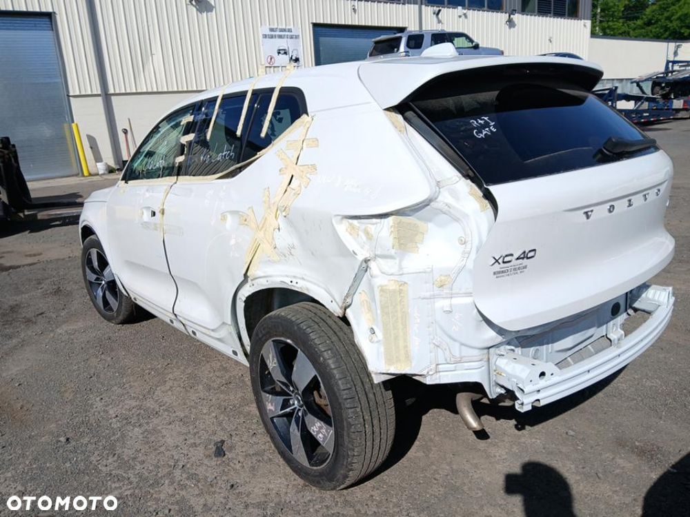 Volvo XC 40 T5 AWD Momentum - 13