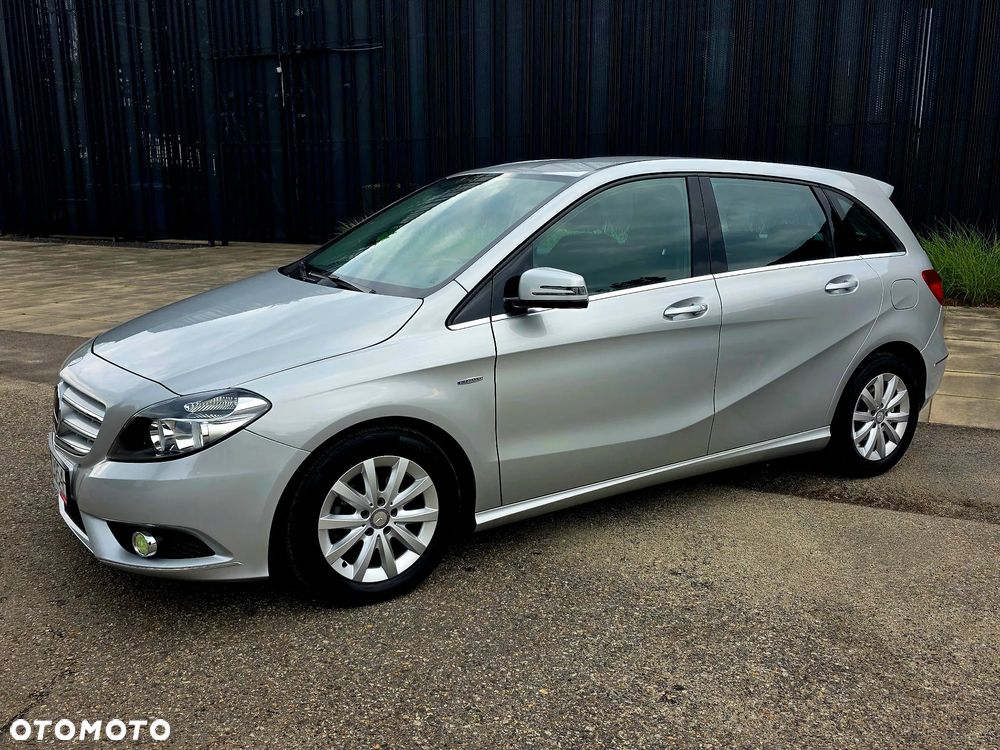 Mercedes-Benz Klasa B 180 (BlueEFFICIENCY) - 2