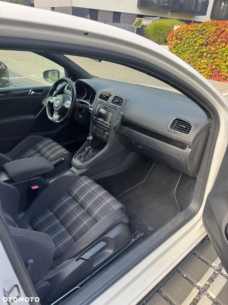 Volkswagen Golf VI 2.0 TSI GTI - 11